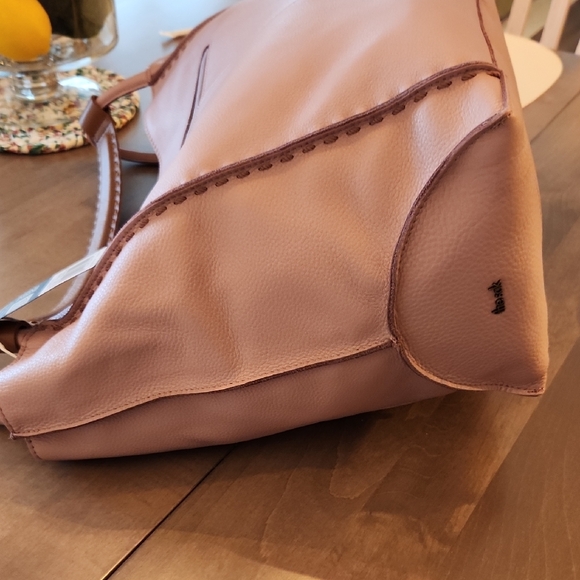 Gorgeous LEATHER TOTE - Picture 9 of 11